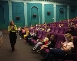 Создатели журналов серии «Рюкзачок» провели встречу в кинотеатре Создатели журналов серии «Рюкзачок» провели встречу в кинотеатре